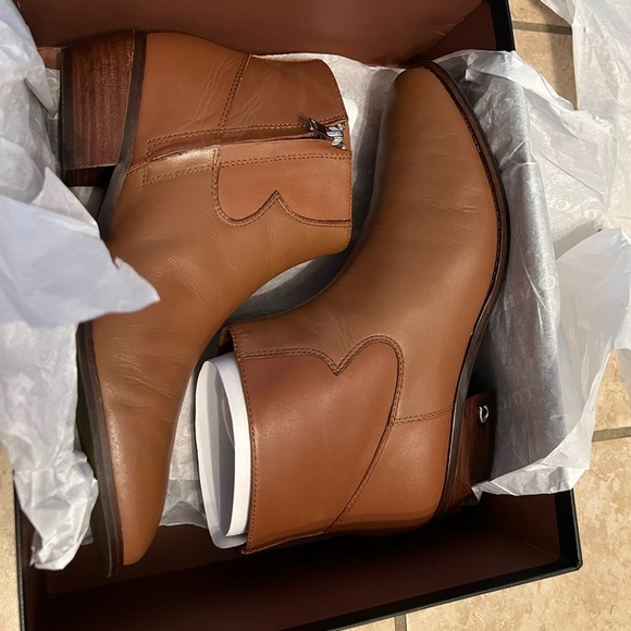 Coach Dannie ltr booti 9B - Picture 3 of 8